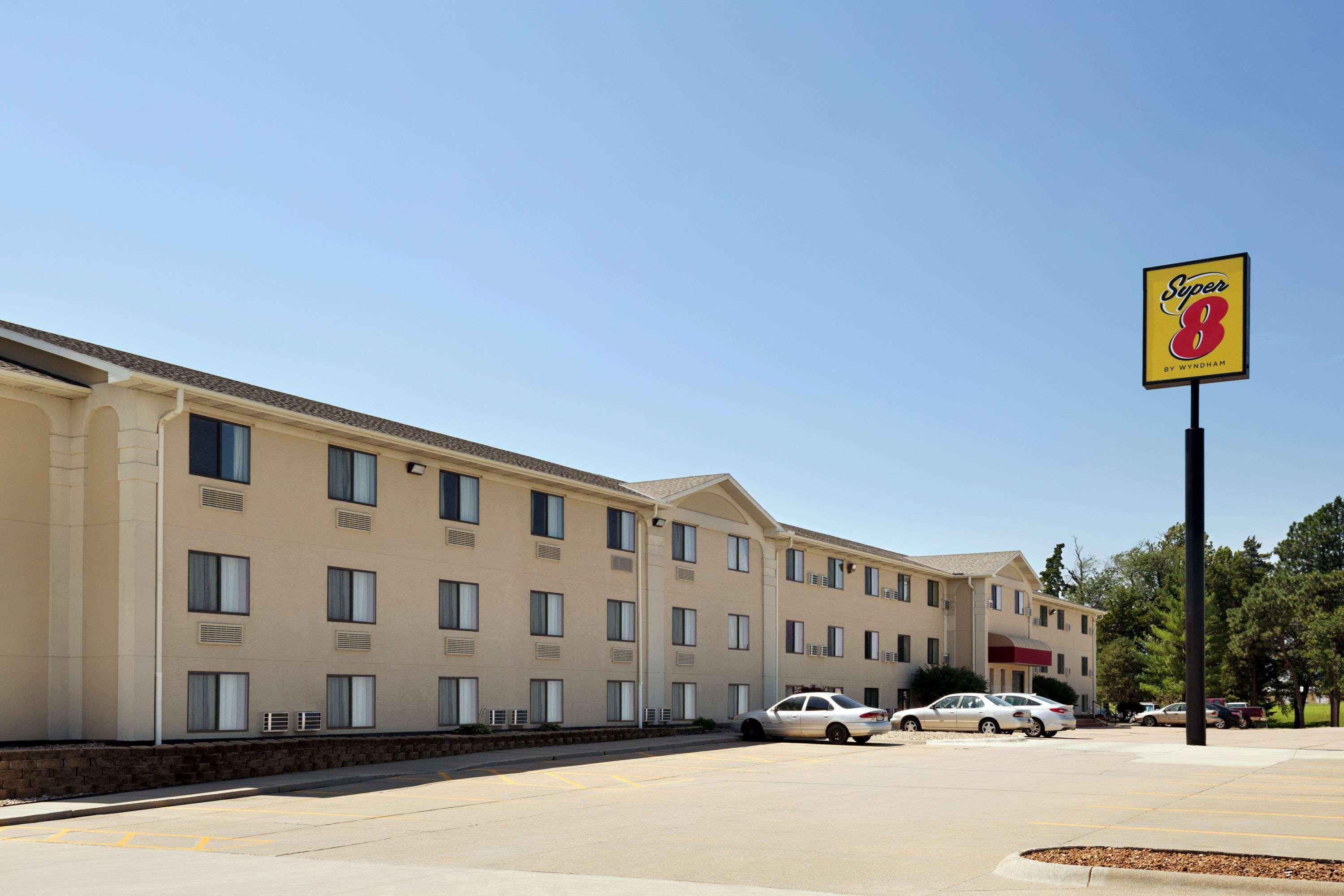 Готель Super 8 By Wyndham Lincoln North Екстер'єр фото
