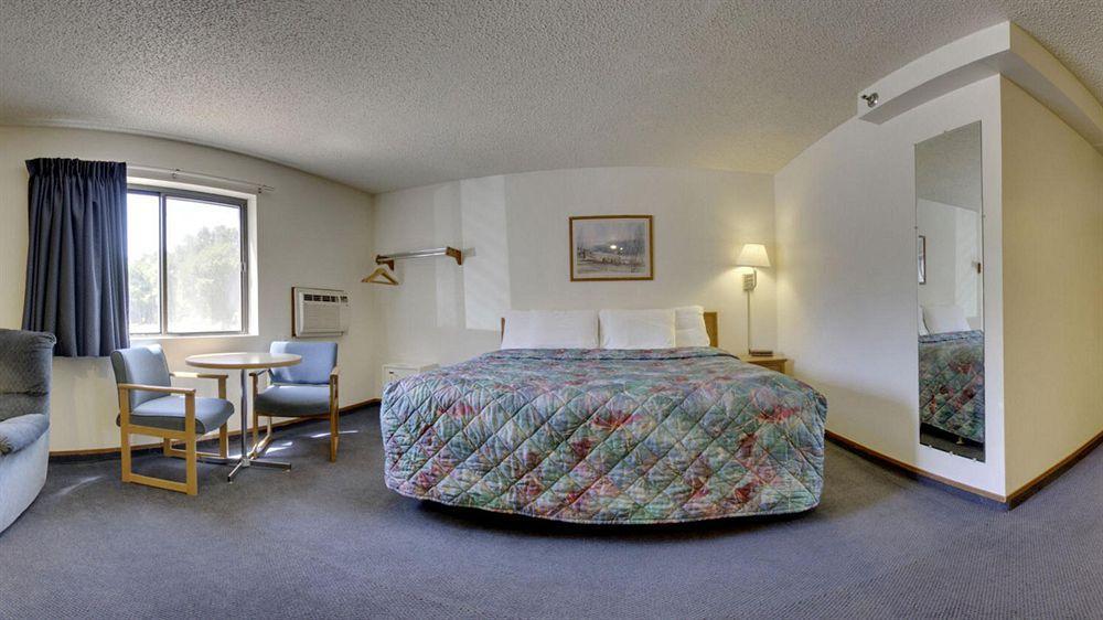 Готель Super 8 By Wyndham Lincoln North Екстер'єр фото