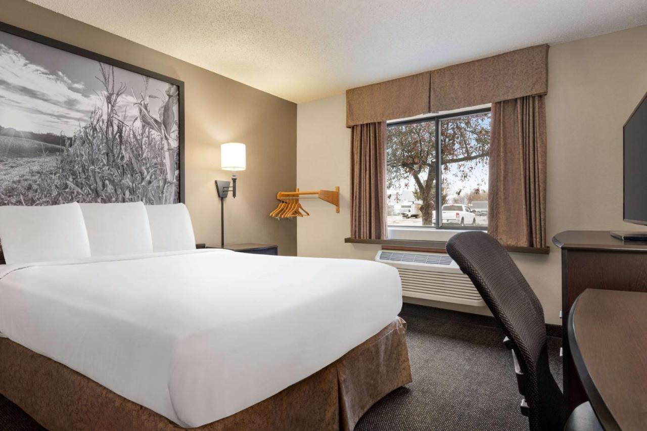 Готель Super 8 By Wyndham Lincoln North Екстер'єр фото